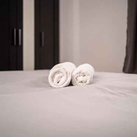 Central Apartment In Belfast City Centre - Sleeps 5 People Bagian luar foto