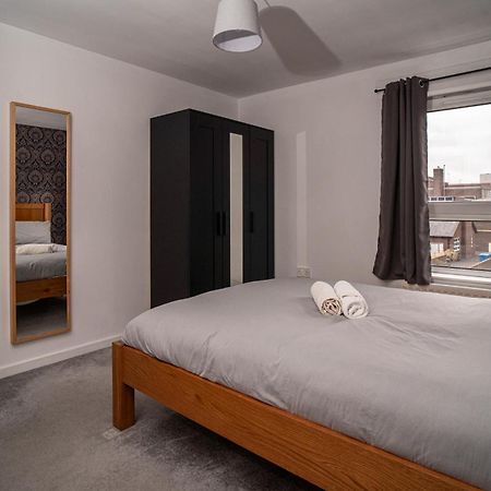 Central Apartment In Belfast City Centre - Sleeps 5 People Bagian luar foto