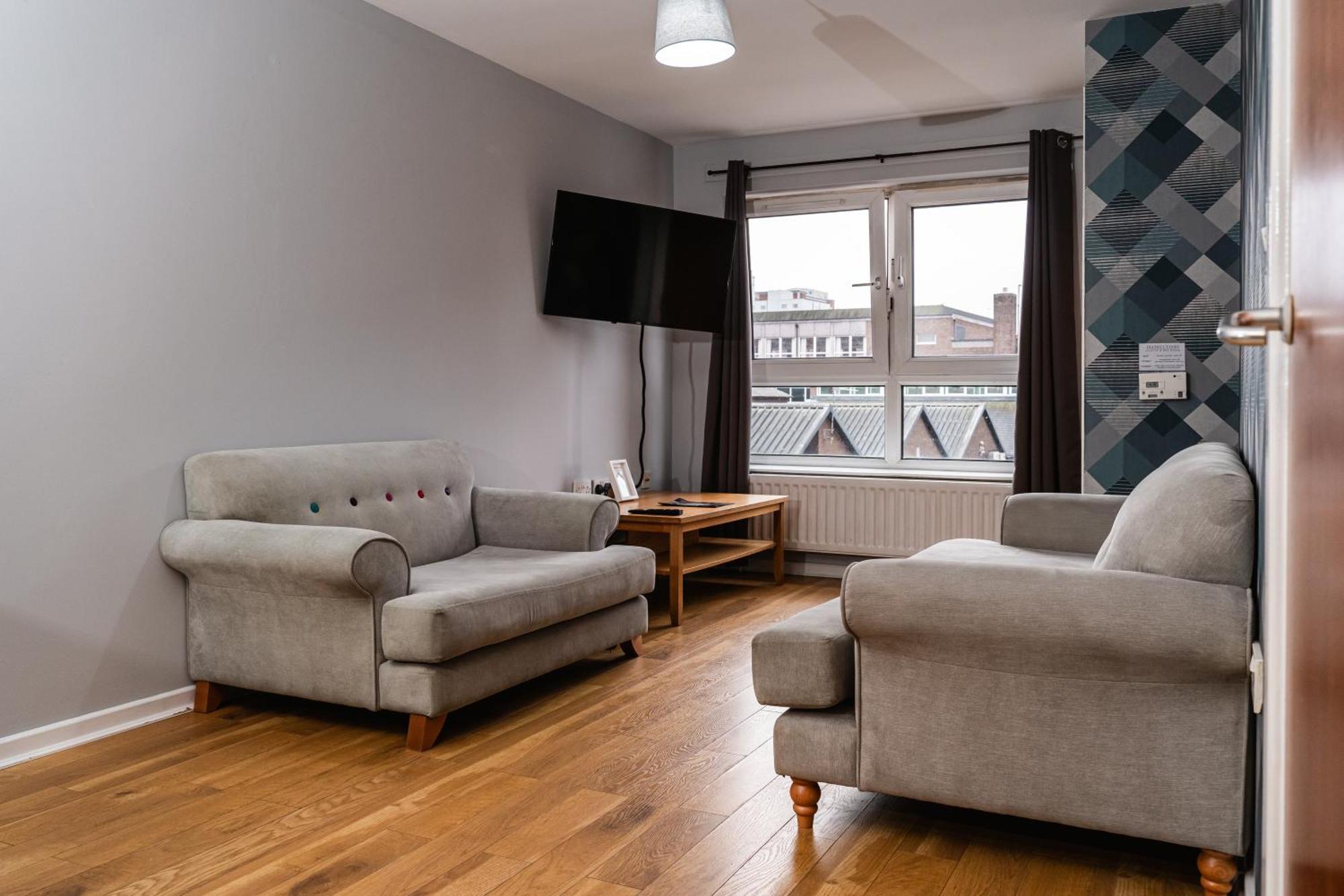 Central Apartment In Belfast City Centre - Sleeps 5 People Bagian luar foto