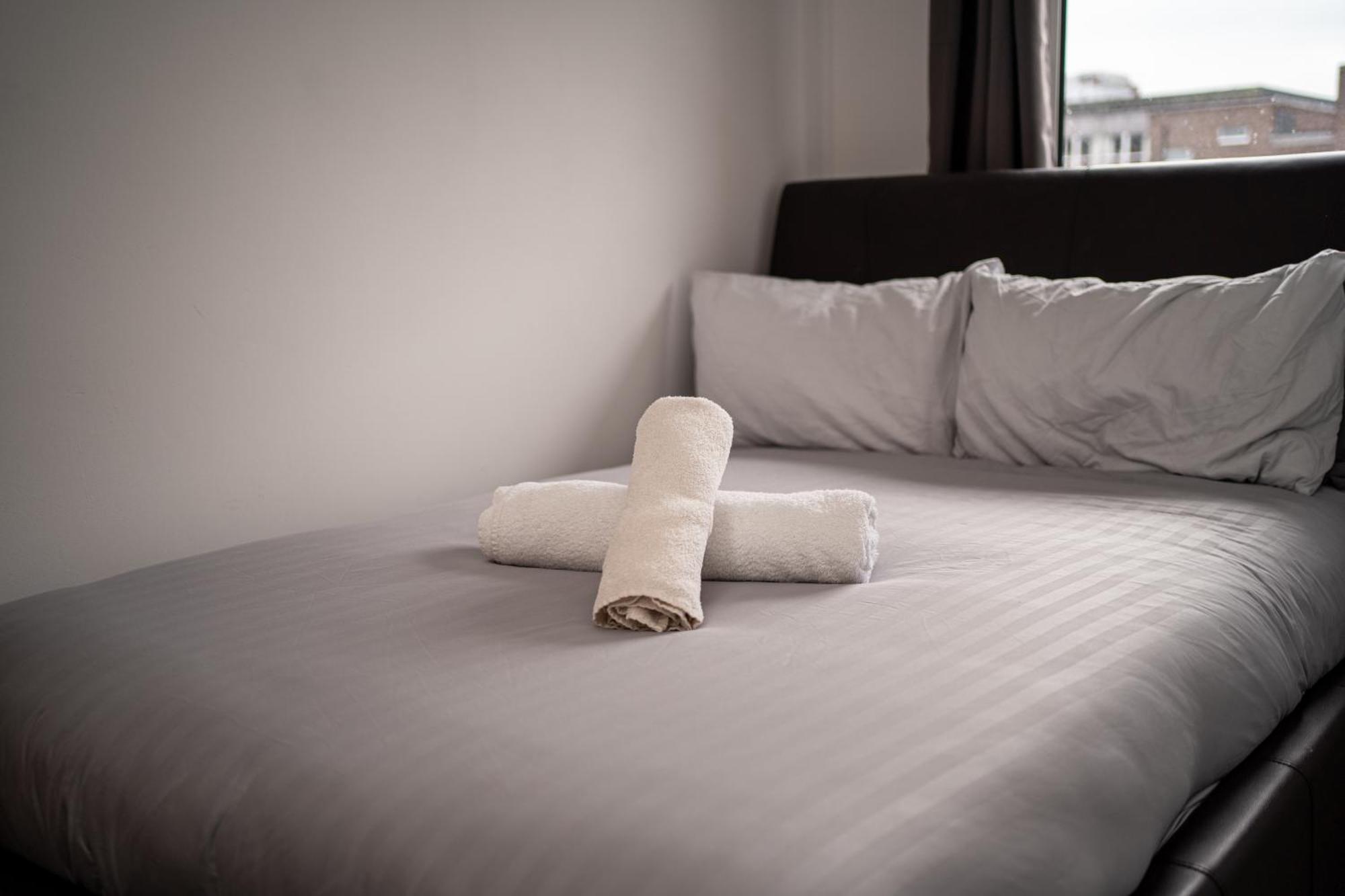 Central Apartment In Belfast City Centre - Sleeps 5 People Bagian luar foto